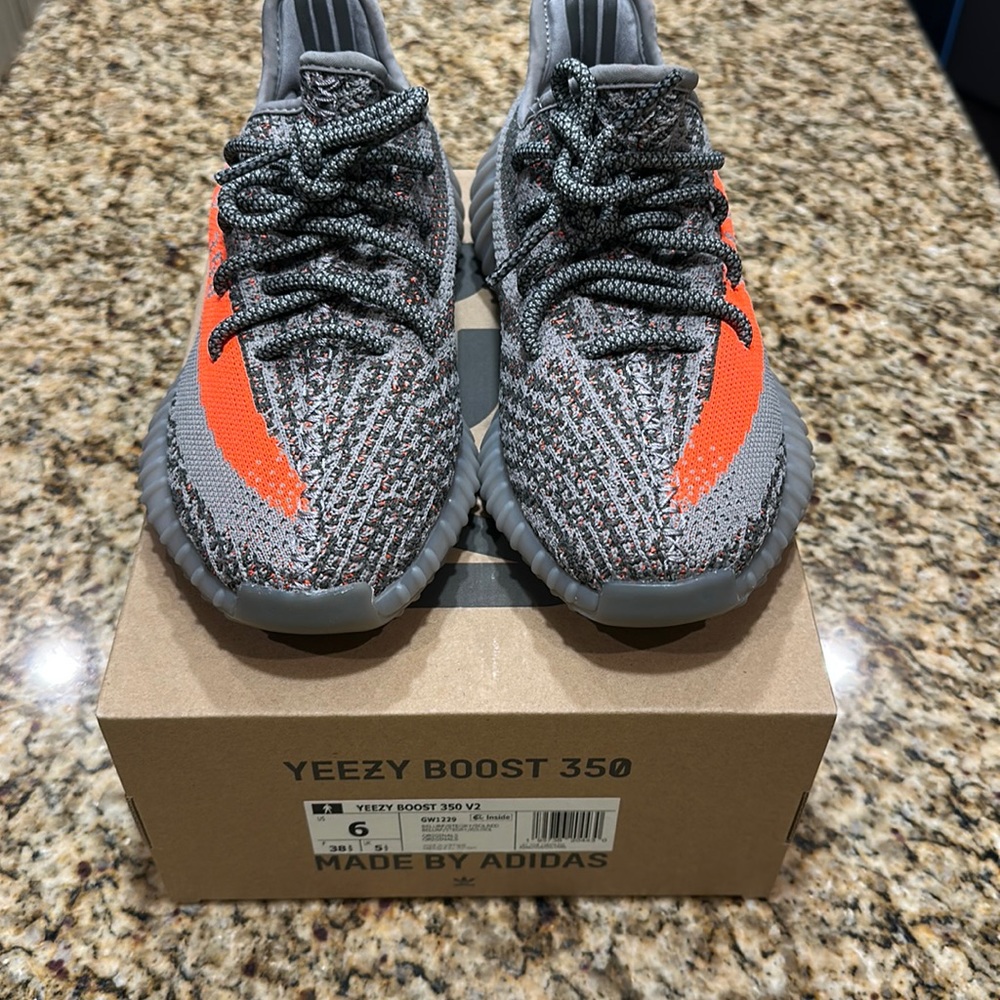 Yeezy 350 V2 Beluga Reflective Size 6